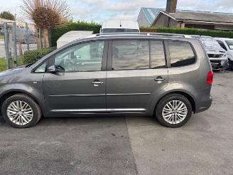Volkswagen Touran GEEN SCHADE EN ETAT NO DAMAGE picture 4