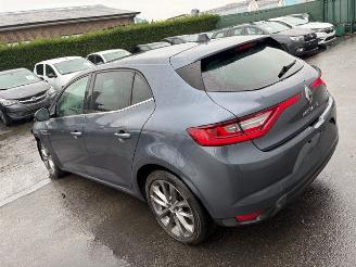 damaged passenger cars Renault Mégane LIMITED 2018/3