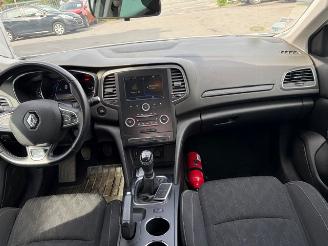 Renault Mégane PRECEDURE POUR LA FRANCE picture 5