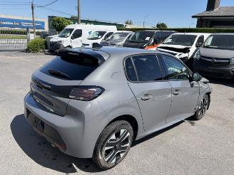 Damaged car Peugeot 208  2024/11