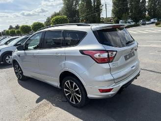 skadebil auto Ford Kuga ST LINE AUTOMAAT 2017/10