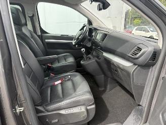 Peugeot Traveller 9 seats FULL OPTION picture 3