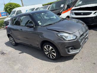 Suzuki Swift HYBRID picture 4