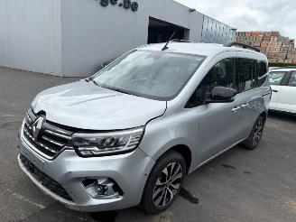 Coche accidentado Renault Kangoo AUTOMAAT  5 SEATS 2023/6