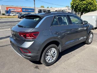 Vaurioauto  passenger cars Volkswagen T-Roc  2023/5