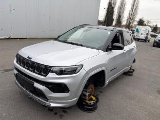 damaged passenger cars Jeep Compass 4X4 LIMITED 2023/1