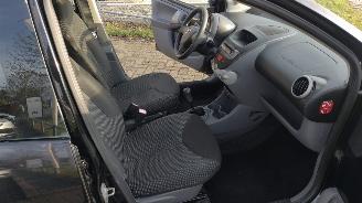 Toyota Aygo 1.0 5 deurs airco gebruikersschade picture 18