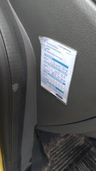 Ford Transit Connect 1.5 diesel 95.000 km luxe uitvoering picture 11