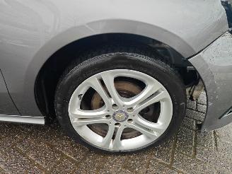 Mercedes A-klasse A180 ambition mooi frisse auto!! lichte schade picture 9