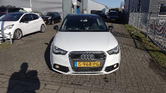 Audi A1 1.2 s edition rijdbare schade picture 2