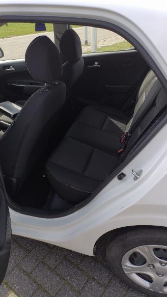 Kia Picanto 1.0DPI Comforline mooie auto !! picture 14