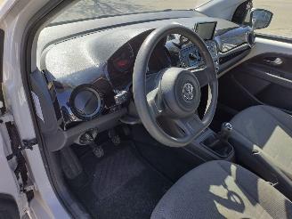 Volkswagen Up! 1.0 MPI Navi/PDC/Airco/Cruise Elek pakket Mooi! picture 11