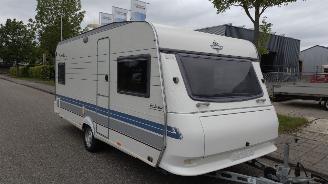 Vaurioauto  caravans Hobby Premium 495 Exclusive Mooie indeling geen schade van particulier met voortent 1998/1