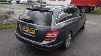 Mercedes C-klasse 200 Kombi Elegance nette goed rijdende auto weinig schade! picture 8