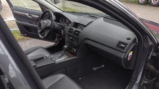 Mercedes C-klasse 200 Kombi Elegance nette goed rijdende auto weinig schade! picture 20