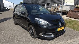 Auto incidentate Renault Mégane Scénic 1.6 dci Bose Panodak Clima Mooie Luxe auto! 2014/1
