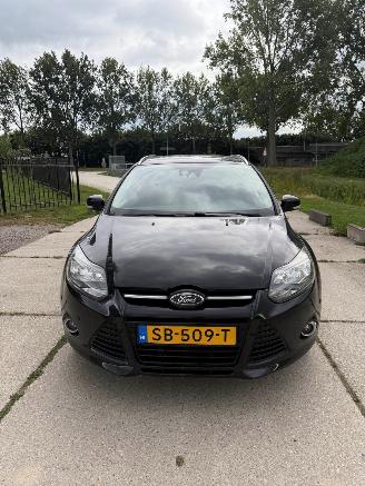 skadebil auto Ford Focus  2012/3