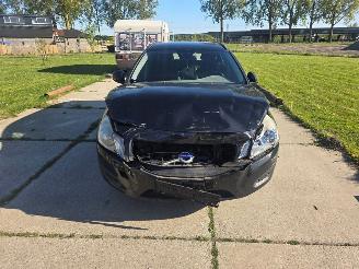 krockskadad bil auto Volvo V-60  2011/10