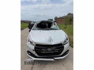 skadebil auto Peugeot 208 208 I (CA/CC/CK/CL), Hatchback, 2012 / 2019 1.2 12V e-THP PureTech 110 2017/8