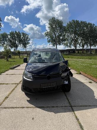 krockskadad bil bedrijf Volkswagen Caddy 1.6 TDI met AIRCO 2012/1