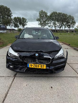 Vaurioauto  passenger cars BMW 2-serie Active Tourer (f45) 2014/12