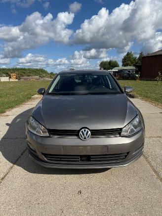 Vaurioauto  passenger cars Volkswagen Golf 1.6 TDI 2015/3