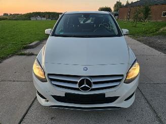 Voiture accidenté Mercedes B-klasse 1.5B-180CDI 2014/12
