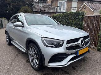 damaged passenger cars Mercedes GLC AMG 300 4-MATIC PANORAMA LEER VOLL 2020/10