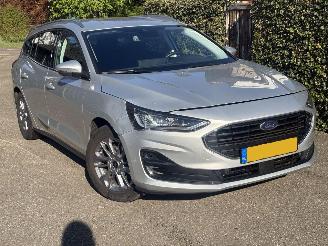 skadebil auto Ford Focus 1.0 EcoBoost Hybrid Titanium AUTOMAAT 165PK 2024/7
