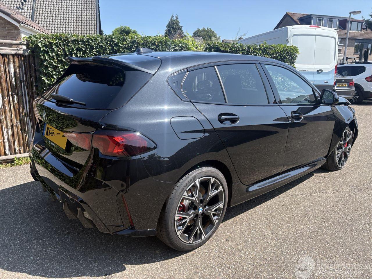 BMW 1-serie NIIEUW 120 M SPORT HYBRID AUTOMAAT 156PK
