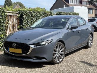 Vaurioauto  passenger cars Mazda 3 2.0 e-SKYACTIV-G M HYBRID 150PK 2023/11
