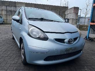 Toyota Aygo 1.0 12V VVT-i Hatchback  Benzine 998cc 50kW (68pk) picture 2