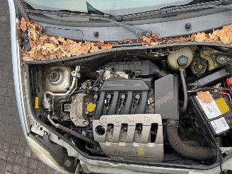 Renault Kangoo 1.6 16V MPV  Benzine 1.598cc 70kW (95pk) picture 13