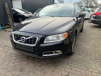 Volvo V-70 1.6 T4 16V Combi/o  Benzine 1.596cc 132kW (179pk) FWD 2010-10/2015-12 (BW48) B4164T picture 3