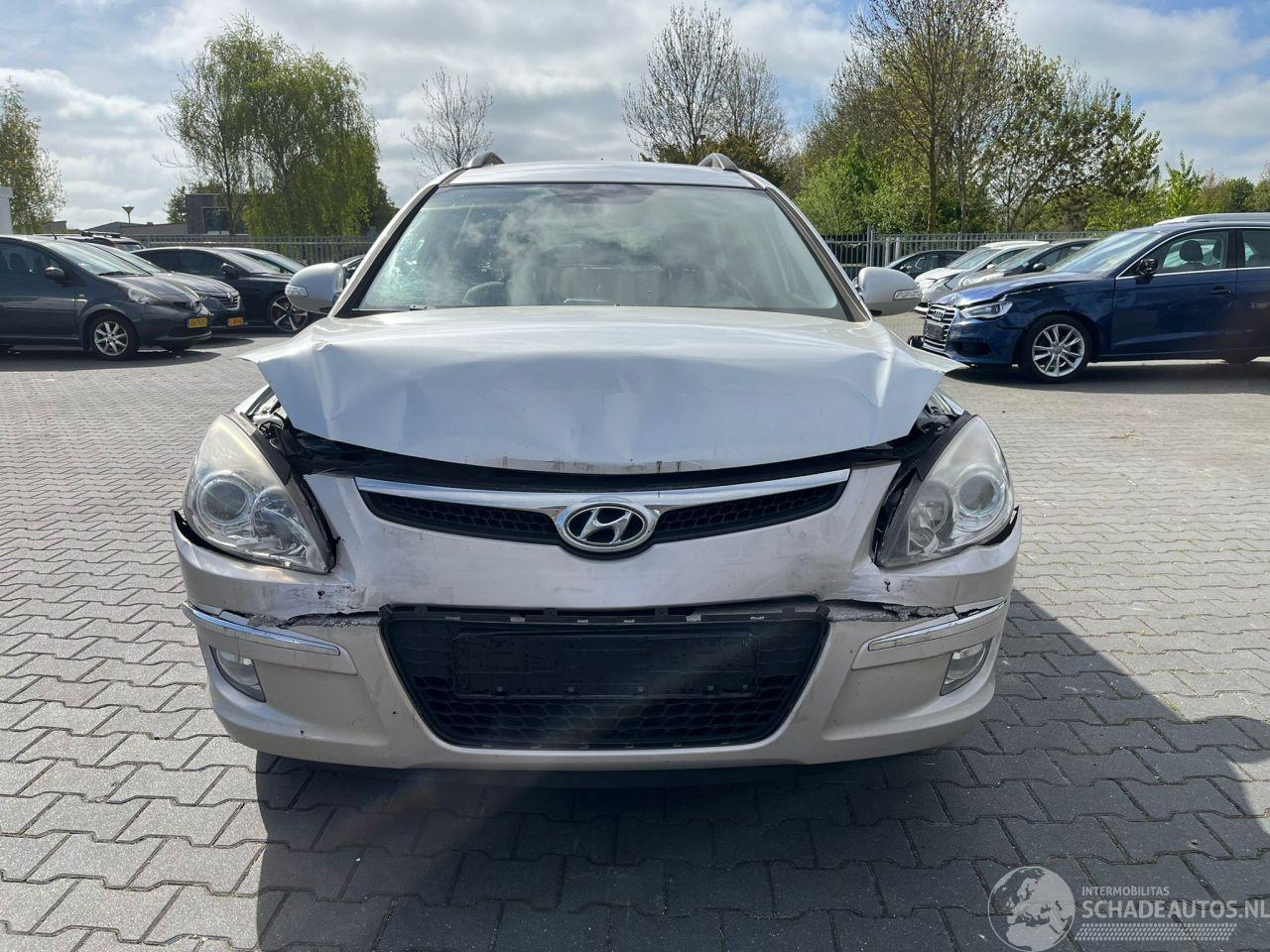 Hyundai I-30 KMHDC81DP9U023428