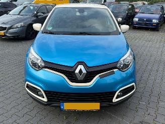 Vaurioauto  passenger cars Renault Captur 0.9 Energy TCE 12V SUV  Benzine 898cc 66kW (90pk) 2014/2