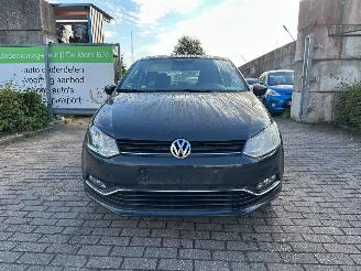 Vaurioauto  passenger cars Volkswagen Polo 1.2 TSI 16V BlueMotion Technology Hatchback 2016/3