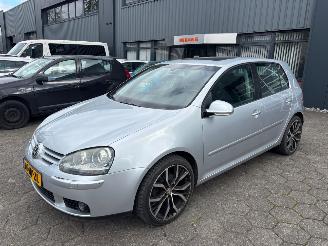 uszkodzony samochody osobowe Volkswagen Golf 2.0 FSI SPORTLINE AUTOMAAT 2004/3