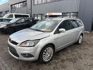 skadebil auto Ford Focus Wagon 1.8 2010/3