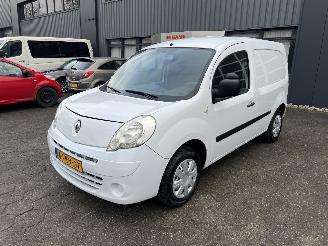 skadebil auto Renault Kangoo Express 1.6 16V Express Comfort 2010/11