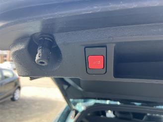 Peugeot 308 SW 1.6 Plug-in Hybrid GT 180 picture 24