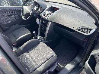 Peugeot 207 SW 1.4 16V VTI picture 23