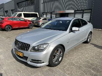 krockskadad bil auto Mercedes C-klasse 180 Coupe 2012/2