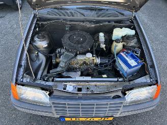 Opel Kadett 1.6i LS picture 18