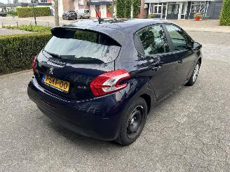 Peugeot 208 1.0 VTI BLUE LEASE picture 4