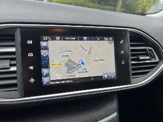 Peugeot 308 1.2E THP BLEU LEASE picture 16