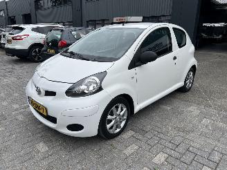 skadebil auto Toyota Aygo 1.0  NOW 3-drs 2011/9