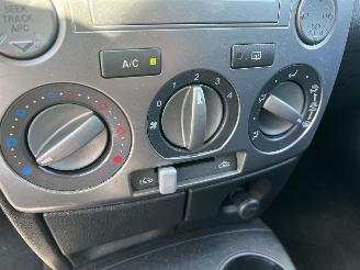 Mazda 2 1.6 Sportive 2003 picture 14