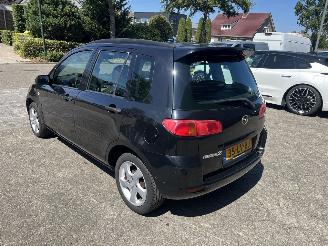 Mazda 2 1.6 Sportive 2003 picture 3