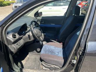 Mazda 2 1.6 Sportive 2003 picture 11